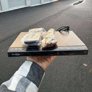 SONY DVP-SR510H CD/DVD Player With Remote Tested Works